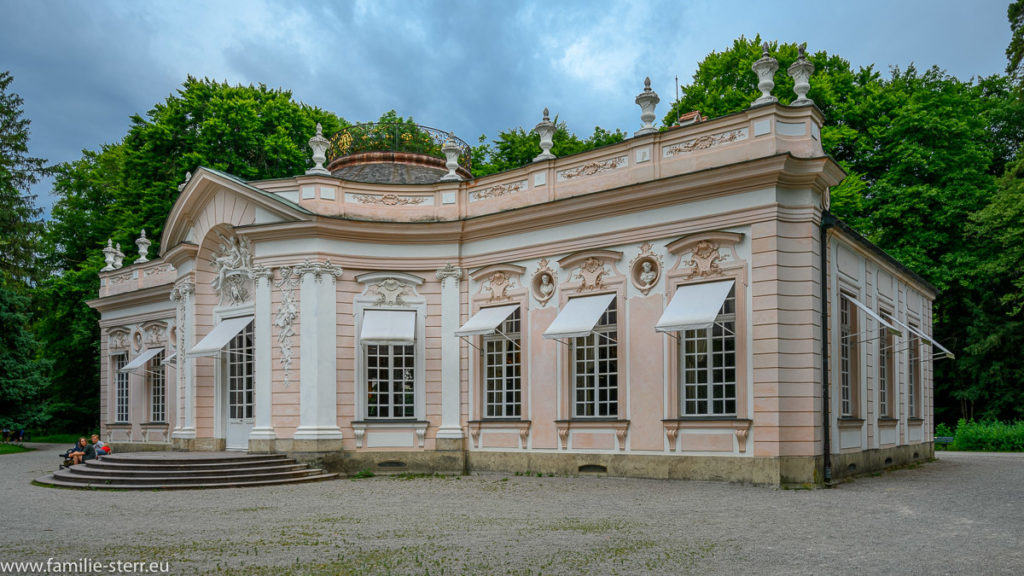 Ostfassade der Amalienburg im südlichen Teil des Park am Schloss Nymphenburg