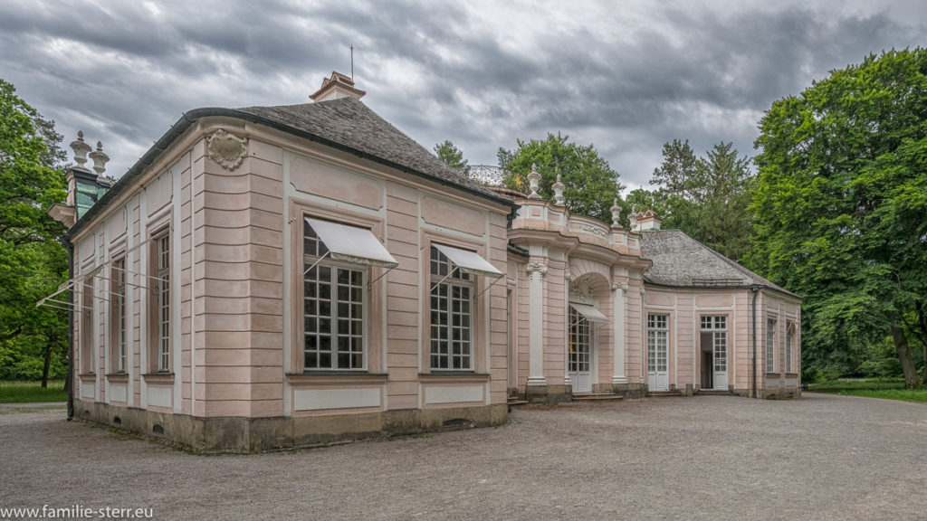 Westfassade der Amalienburg im südlichen Teil des Park am Schloss Nymphenburg