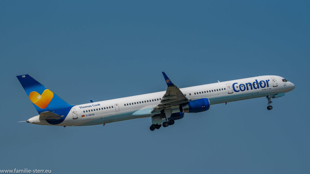 Boeing B757-330(WL) Condor