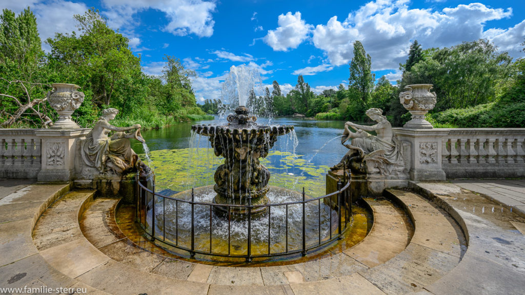 Springbrunnen im Italian Garden / Hyde Park / London