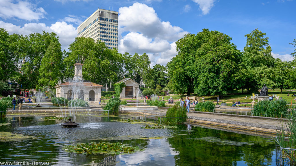 Italian Garden / Hyde Park / London