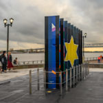 neun Panele des Holocaust - Memorial in New Orleans im Woldenberg Park formen den Davidsstern