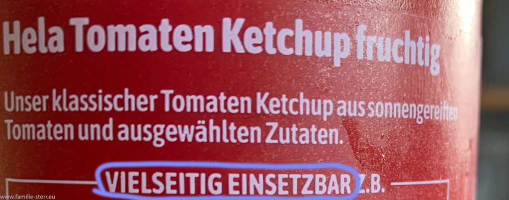 Aufschrift auf einer Flasche "Hela - Ketchup" - vielseitig einsatzbar