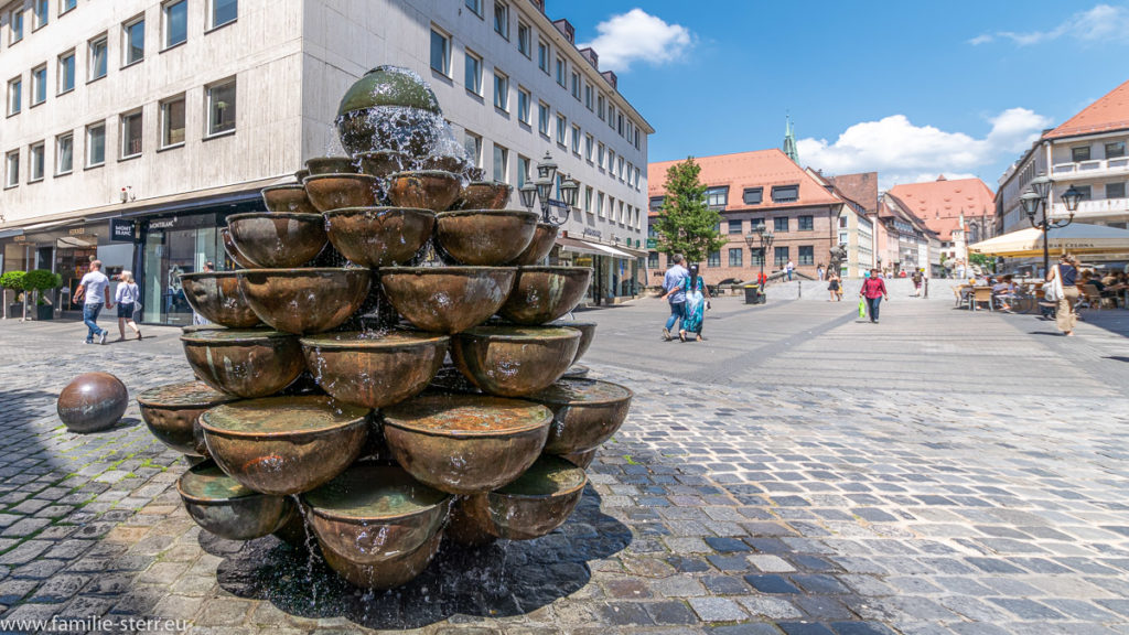 der Schalen - Kaskaden - Brunnen in Nürnberg in der Kaiserstraße