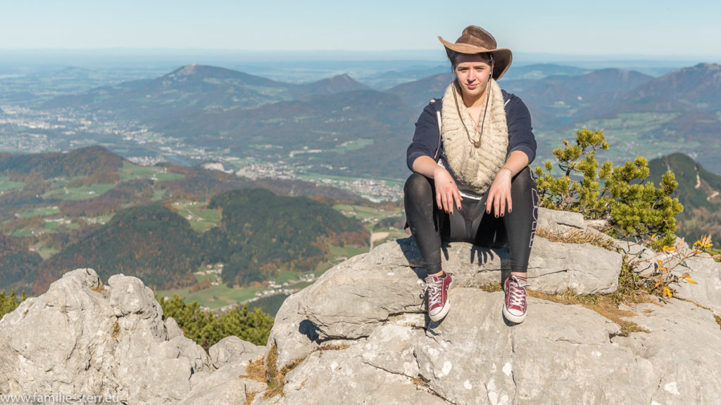 Melanie mit Cowboy - Hut beim Kehlsteinhaus in den Berchtesgadener Alpen