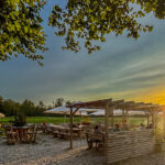 mitten in der weiten Natur an der Isar - der Kämper Biergarten in Wang in der Nähe von Moosburg