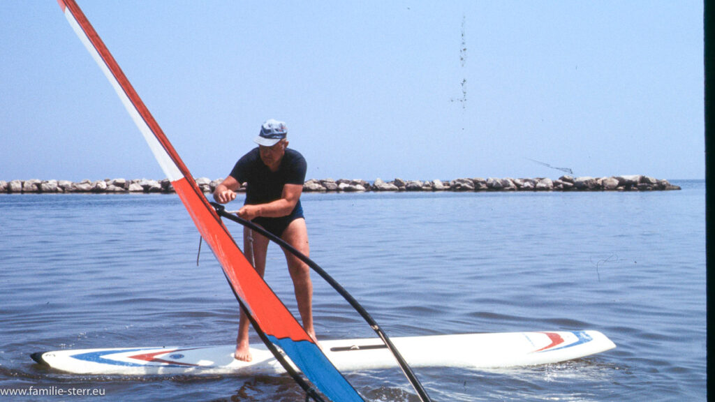 Hans-Freimut beim Windsurfing