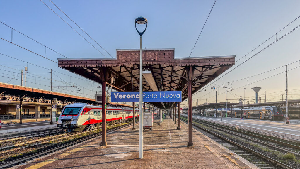 uraltes Bahnsteigdach am Bahnhof Verona - Porto Nuova