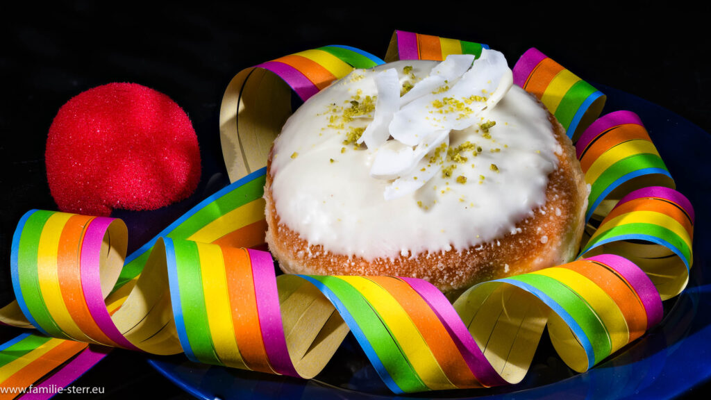 ein Kokos - Krapfen der Bäekerei Neulinger aus München